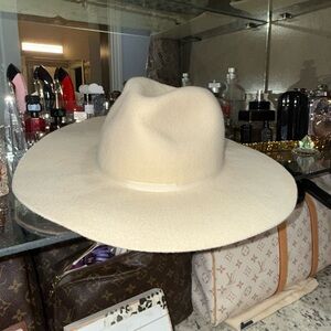 Stylish Cream Wide-Brim Hat